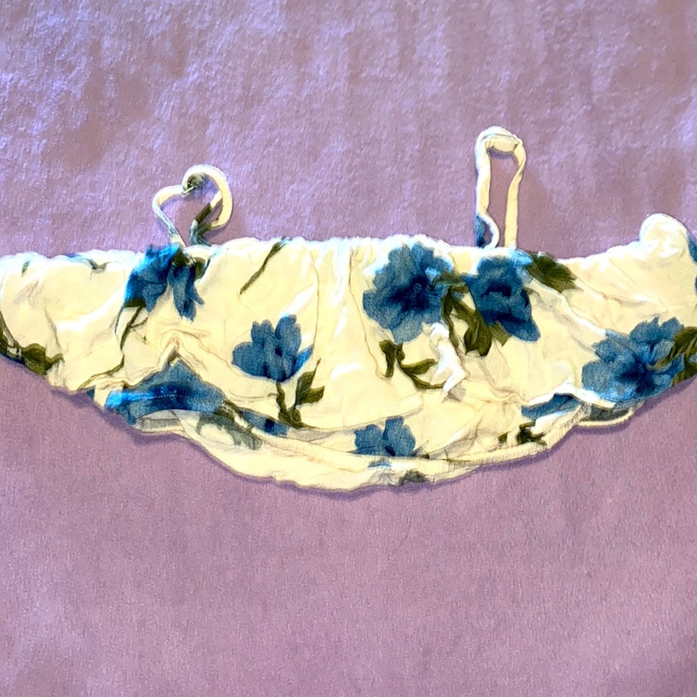 American Eagle Floral Boho Ruffle Cropped Top
